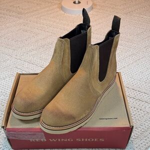 Red Wing 3192 Chelsea size 9.5D